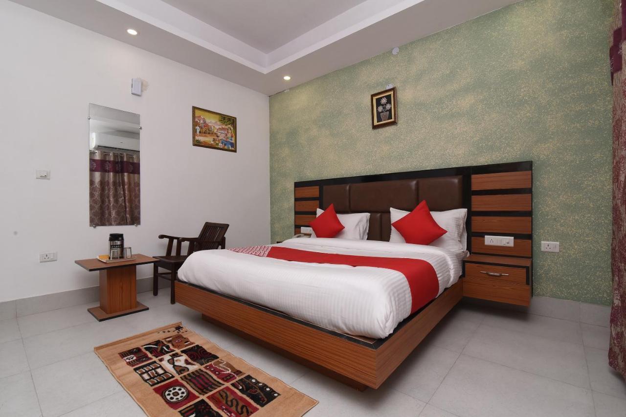 Capital O 13310 Noida Suites Exterior foto