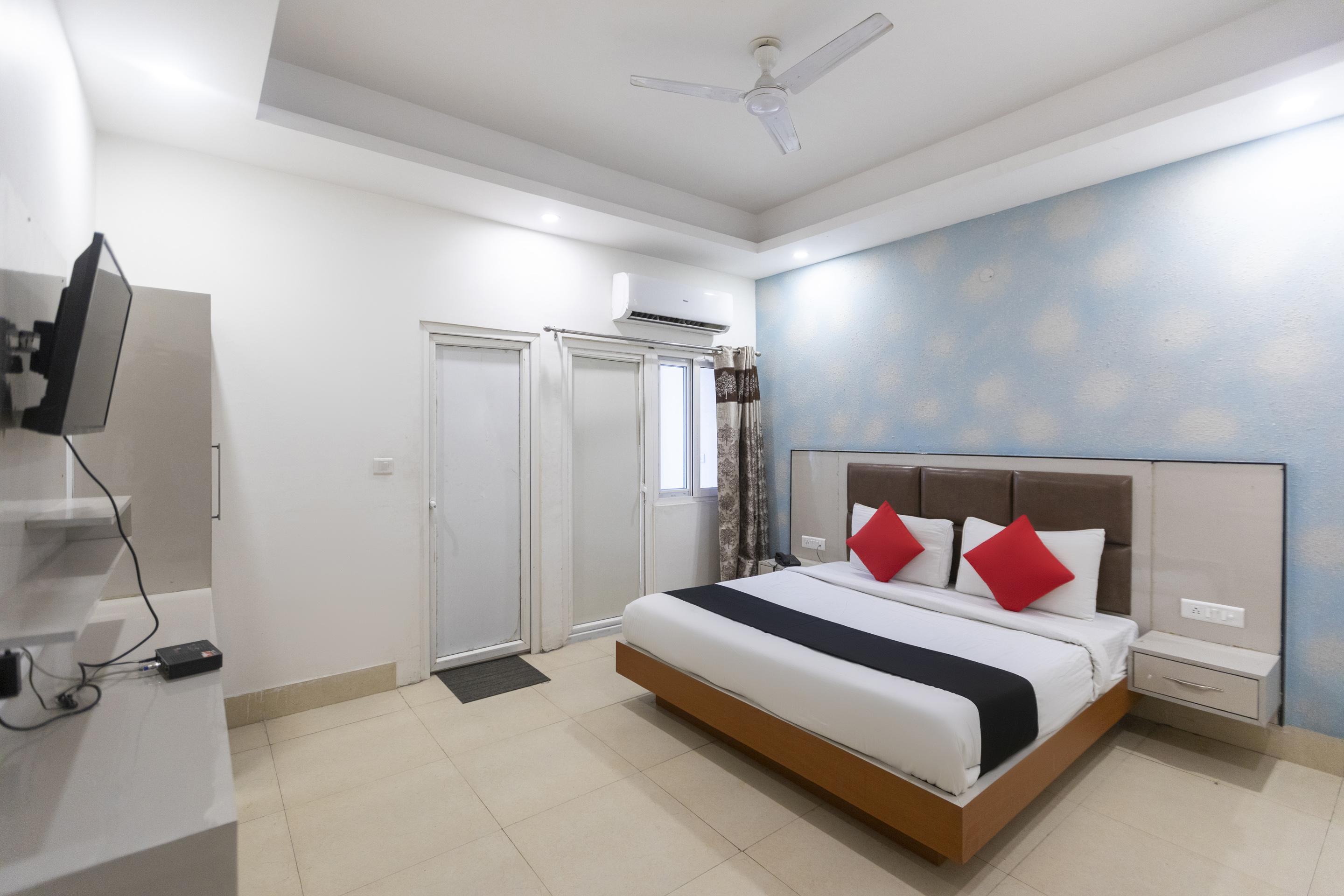 Capital O 13310 Noida Suites Exterior foto