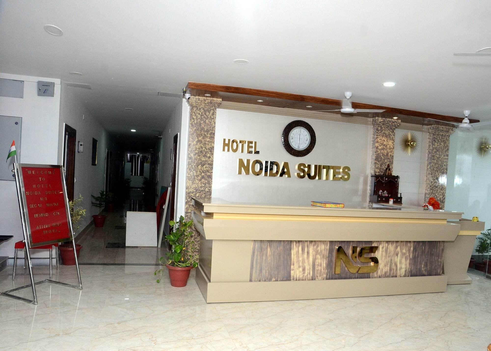 Capital O 13310 Noida Suites Exterior foto